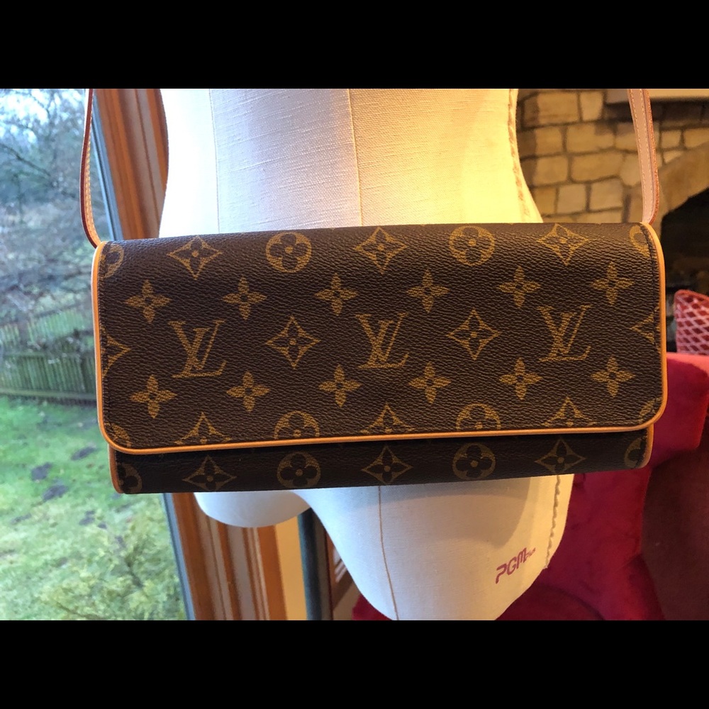 Vintage Louis Vuitton Monogram Pochette Twin GM